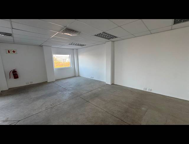 793M² WAREHOUSE TO LET IN LONGLAKE